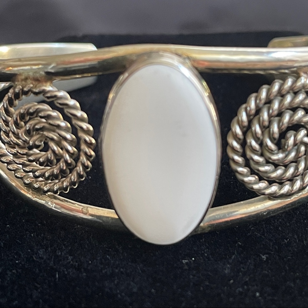 Mexican Silver Alpaca Cuff Bracelet - Picture 5 of 7
